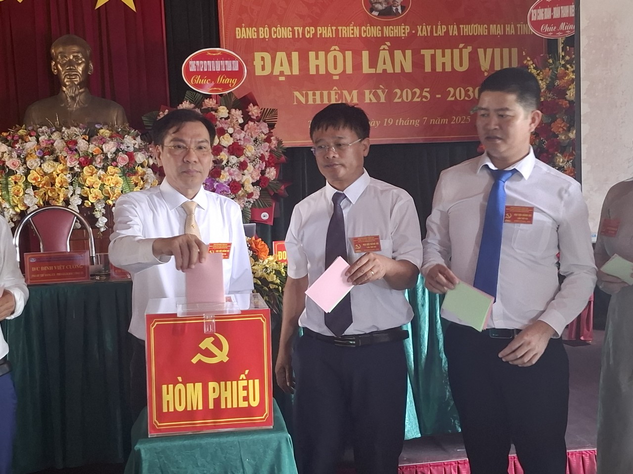 Bỏ phiếu bầu Ban chấp hành Đảng bộ Công ty nhiệm kỳ 2025- 2030