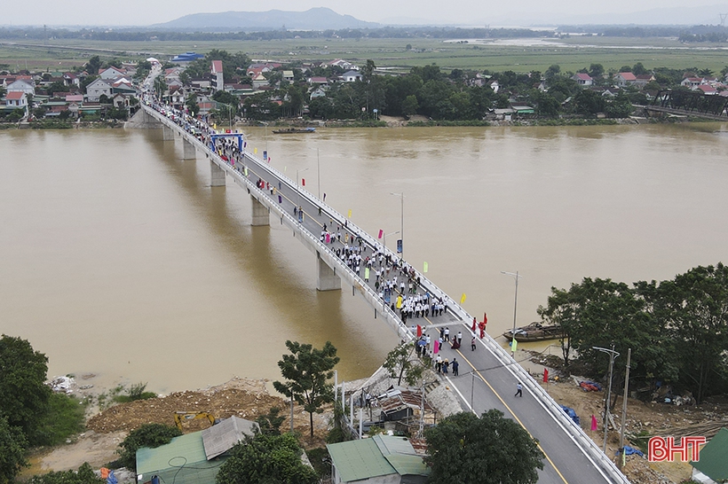 Khánh thành cầu Thọ Tường chào mừng Đại hội Đảng bộ tỉnh Hà Tĩnh